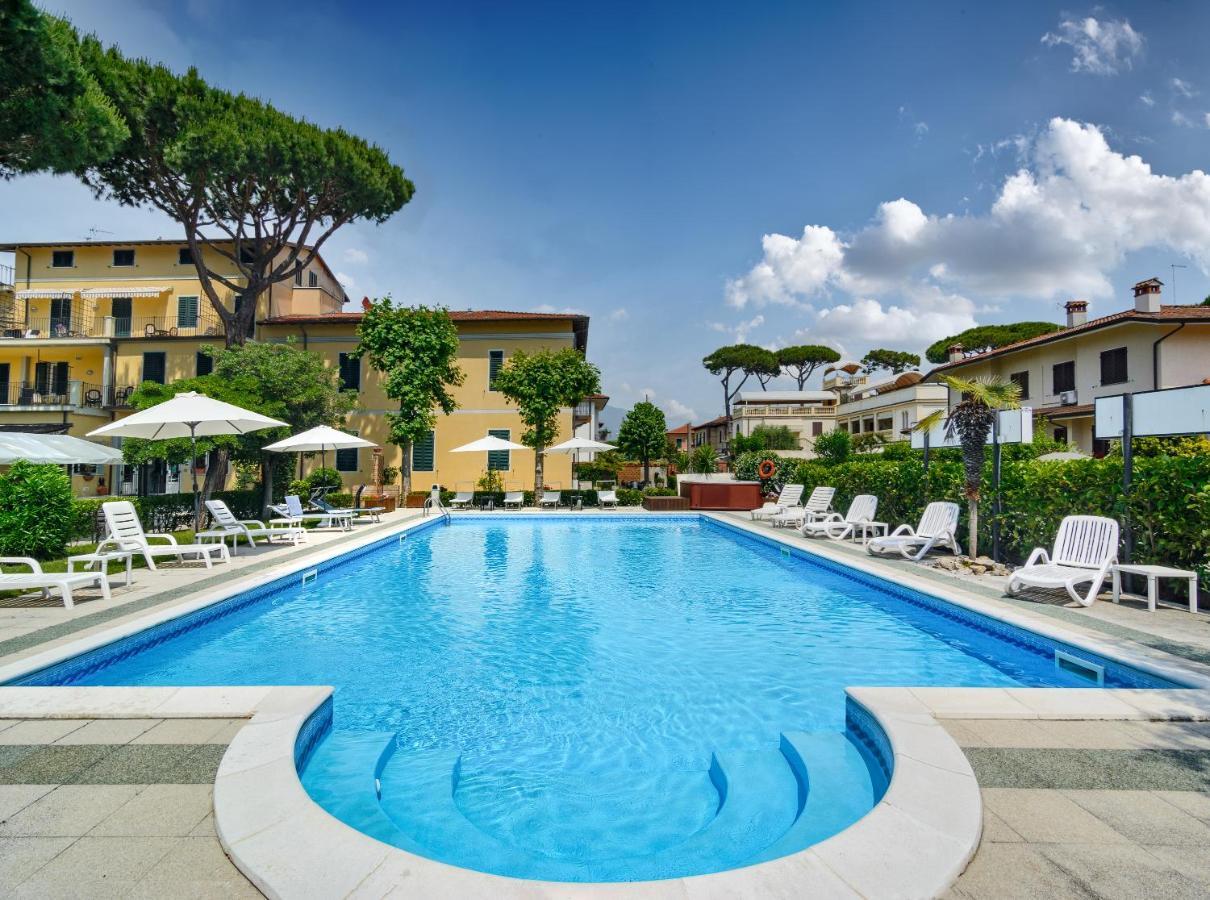 Hotel Apuana Marina di Pietrasanta Eksteriør billede