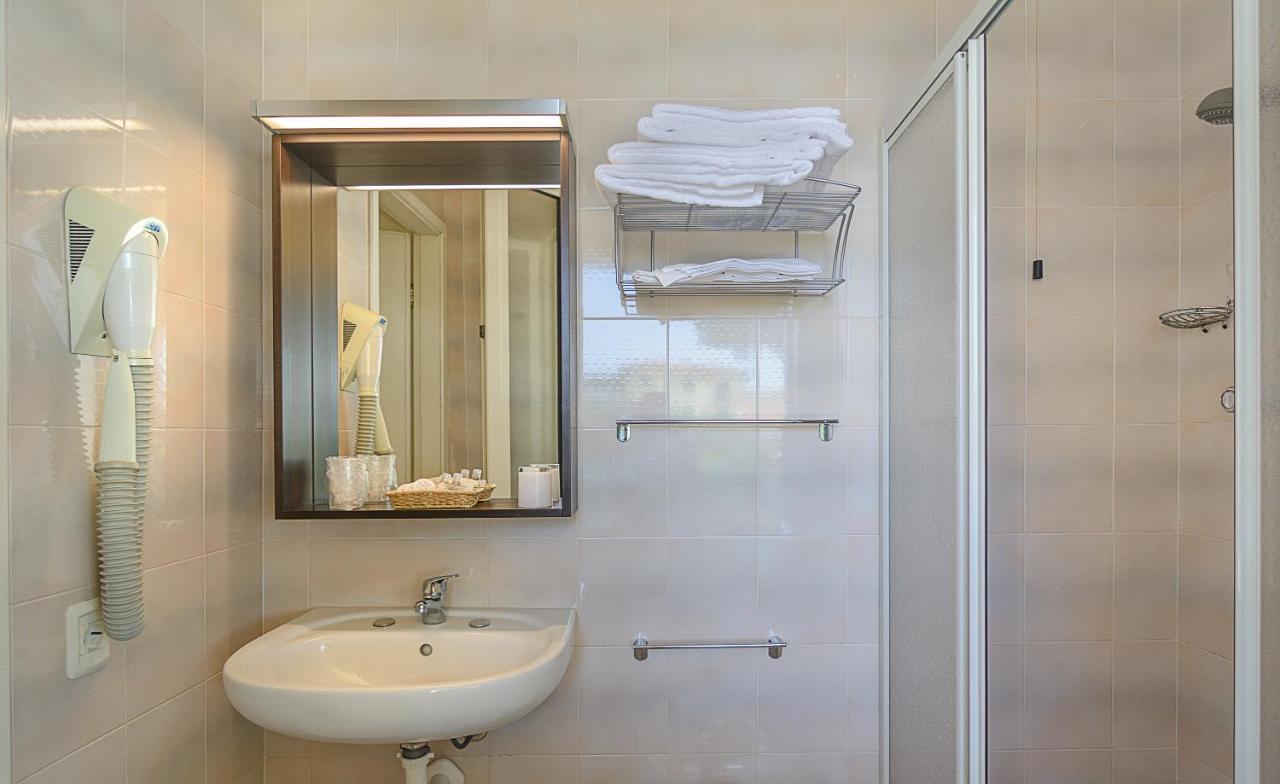 Hotel Apuana Marina di Pietrasanta Eksteriør billede