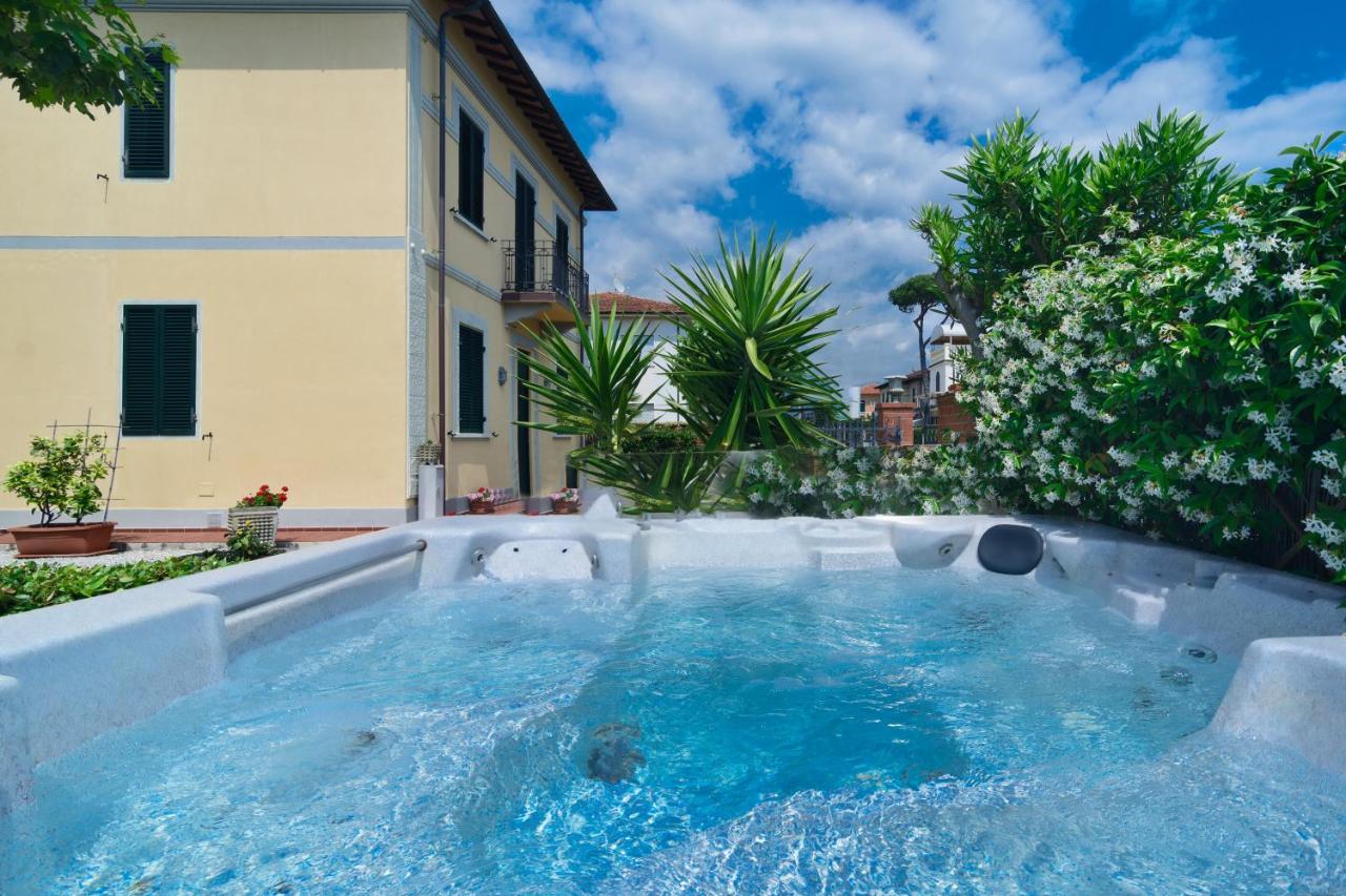 Hotel Apuana Marina di Pietrasanta Eksteriør billede
