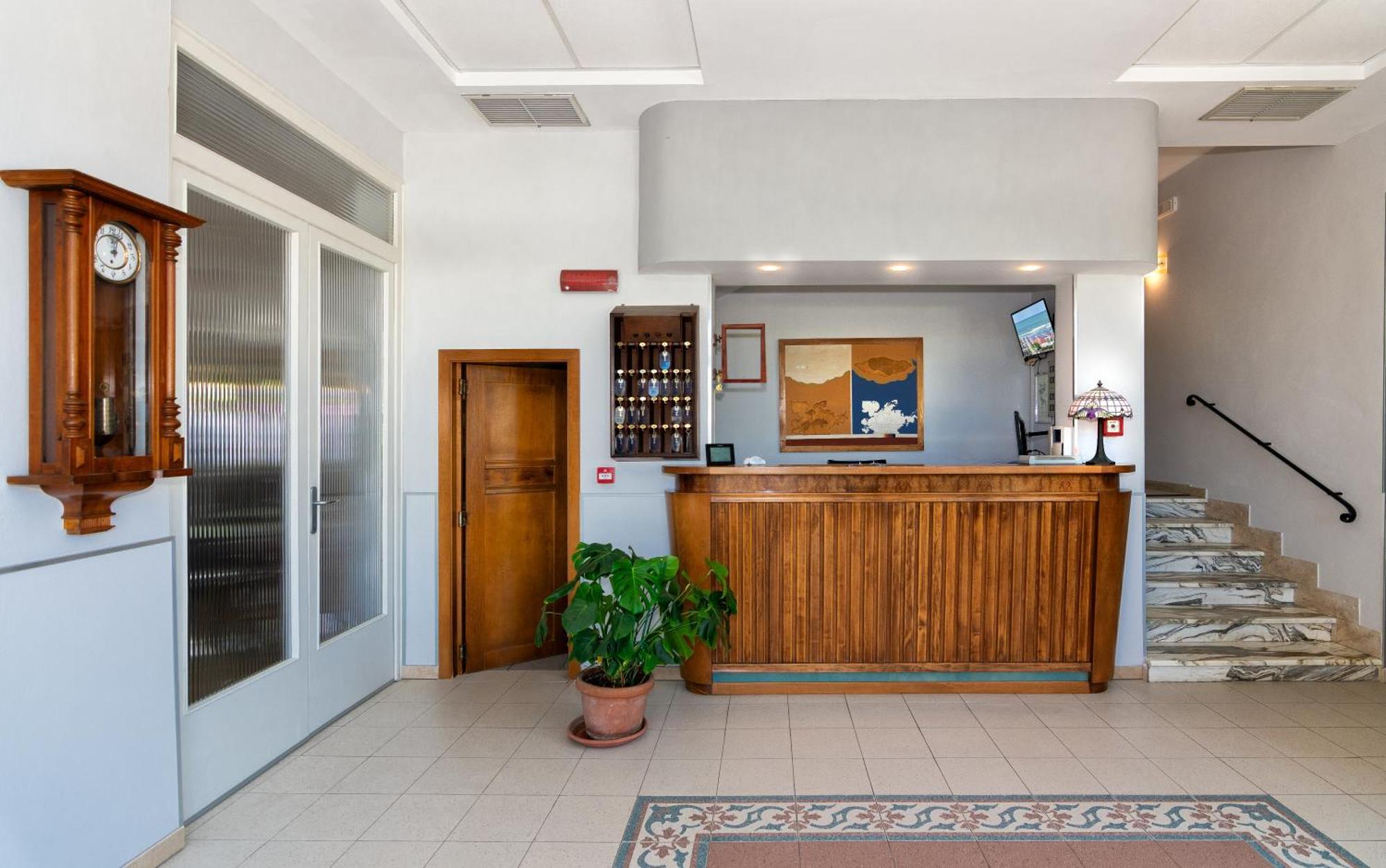 Hotel Apuana Marina di Pietrasanta Eksteriør billede