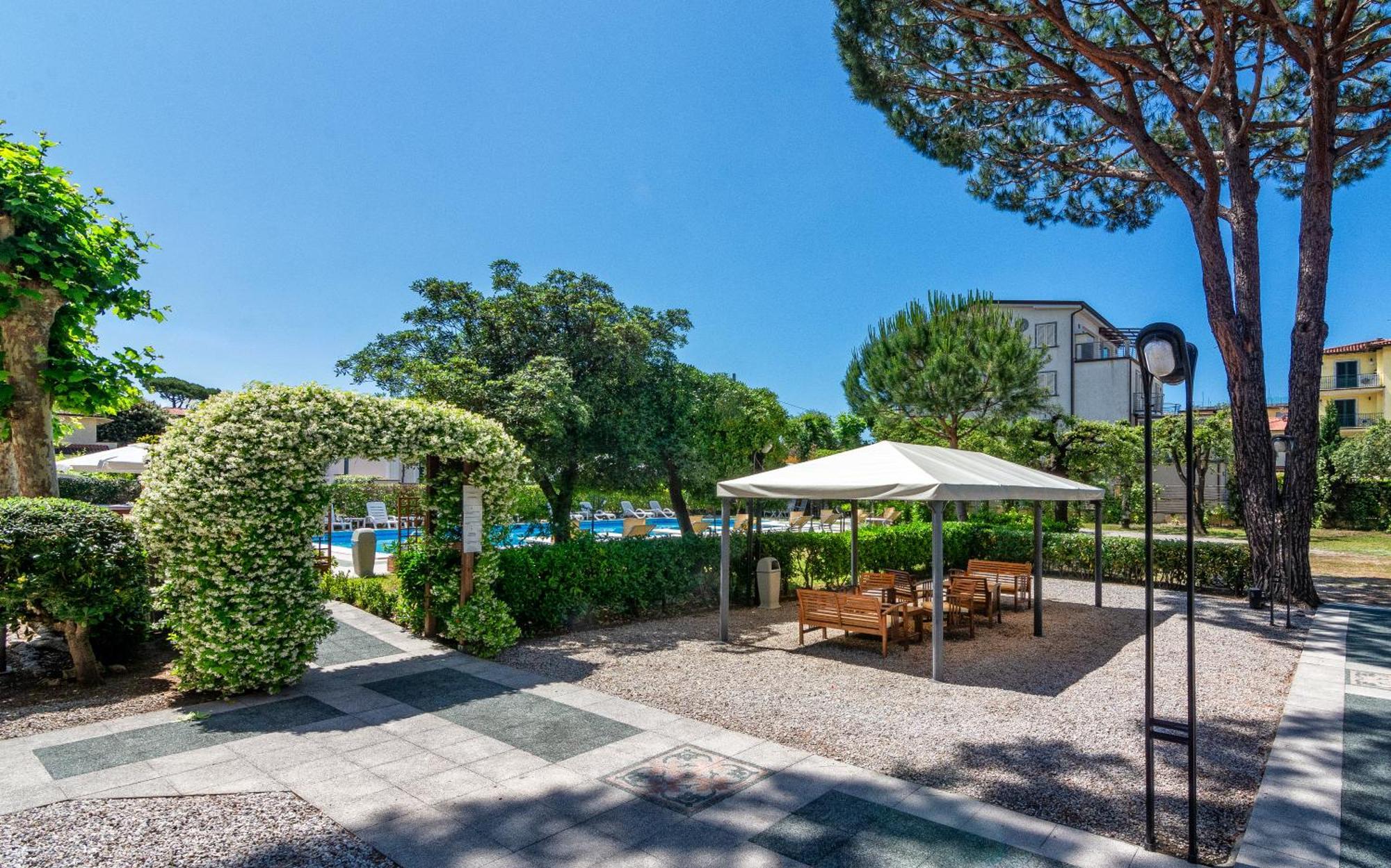 Hotel Apuana Marina di Pietrasanta Eksteriør billede
