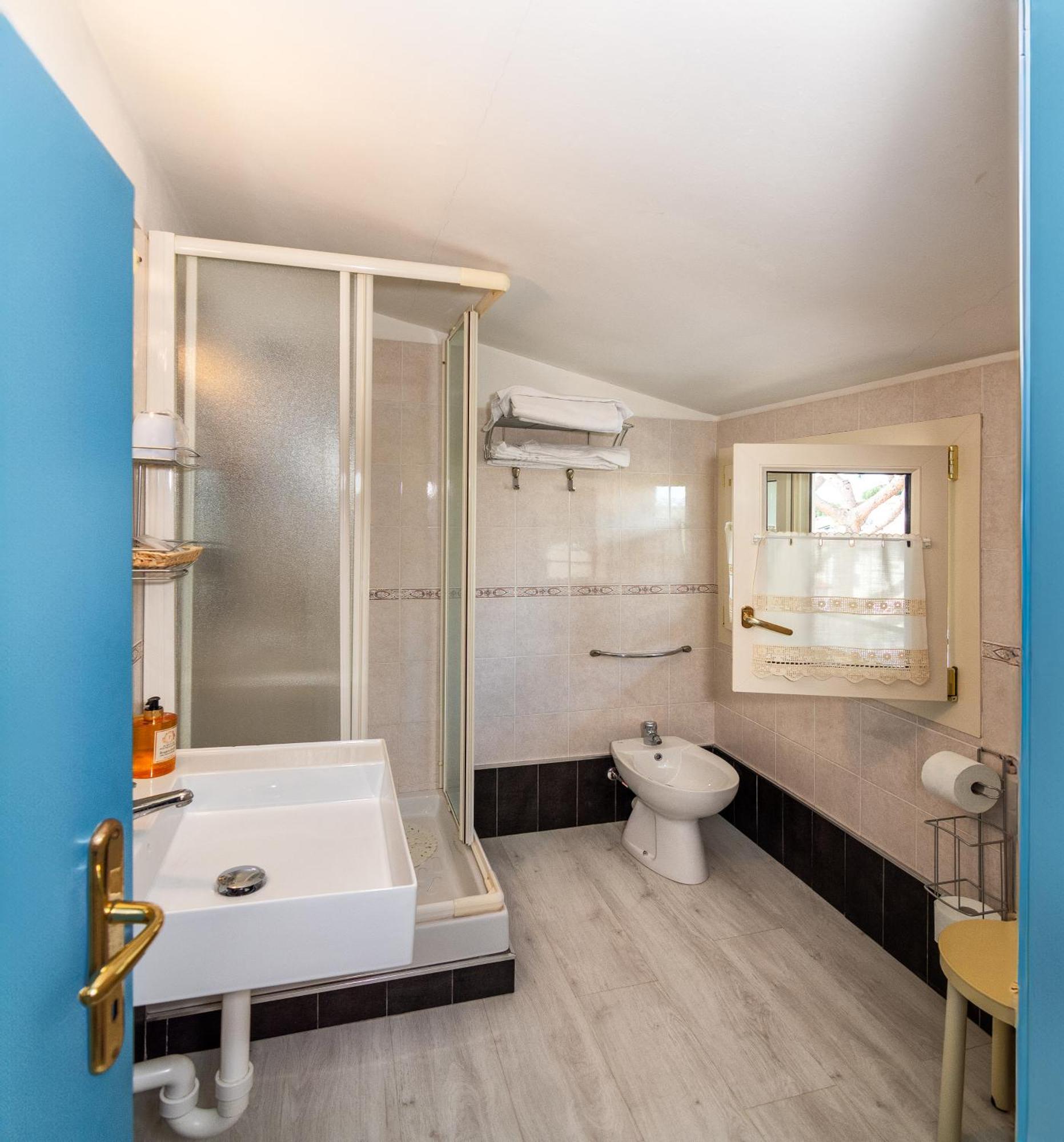 Hotel Apuana Marina di Pietrasanta Eksteriør billede