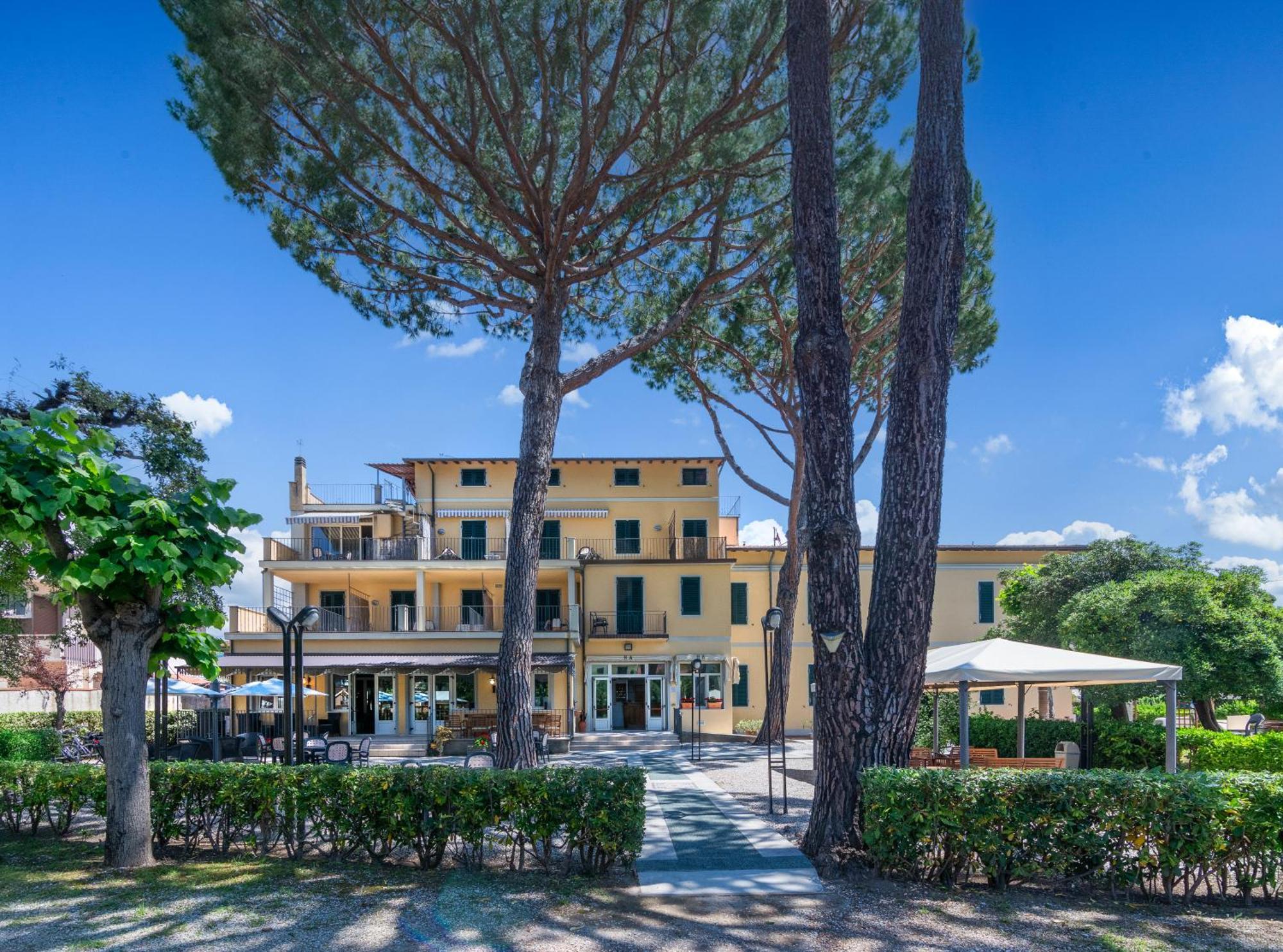 Hotel Apuana Marina di Pietrasanta Eksteriør billede