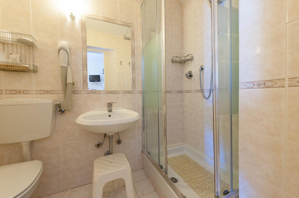 Hotel Apuana Marina di Pietrasanta Eksteriør billede