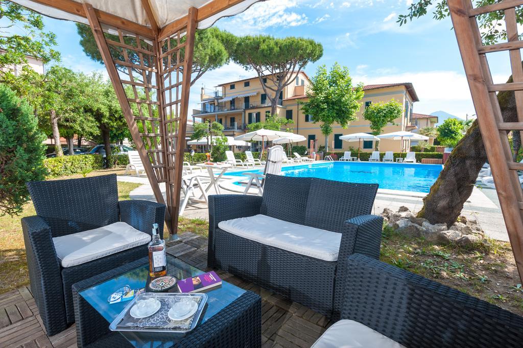 Hotel Apuana Marina di Pietrasanta Eksteriør billede