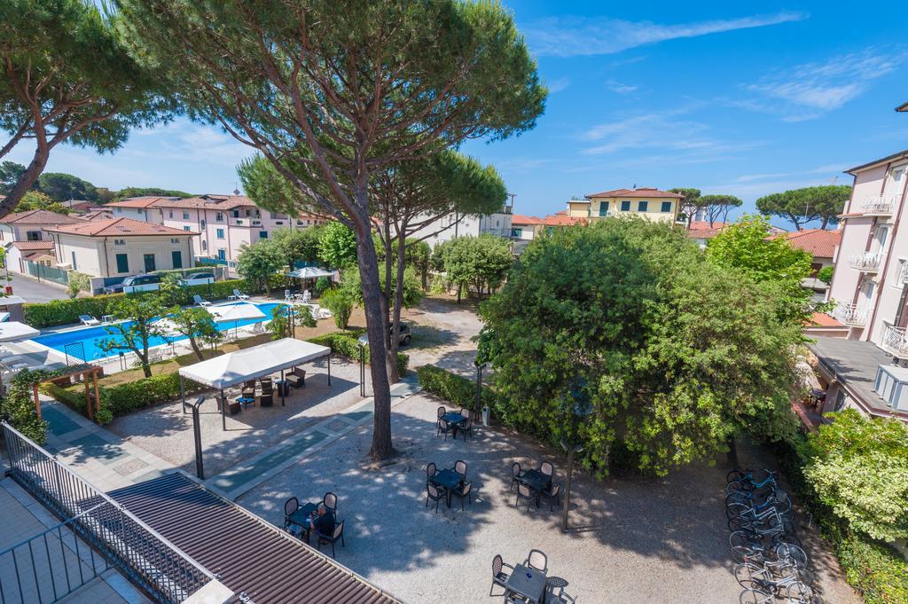Hotel Apuana Marina di Pietrasanta Eksteriør billede